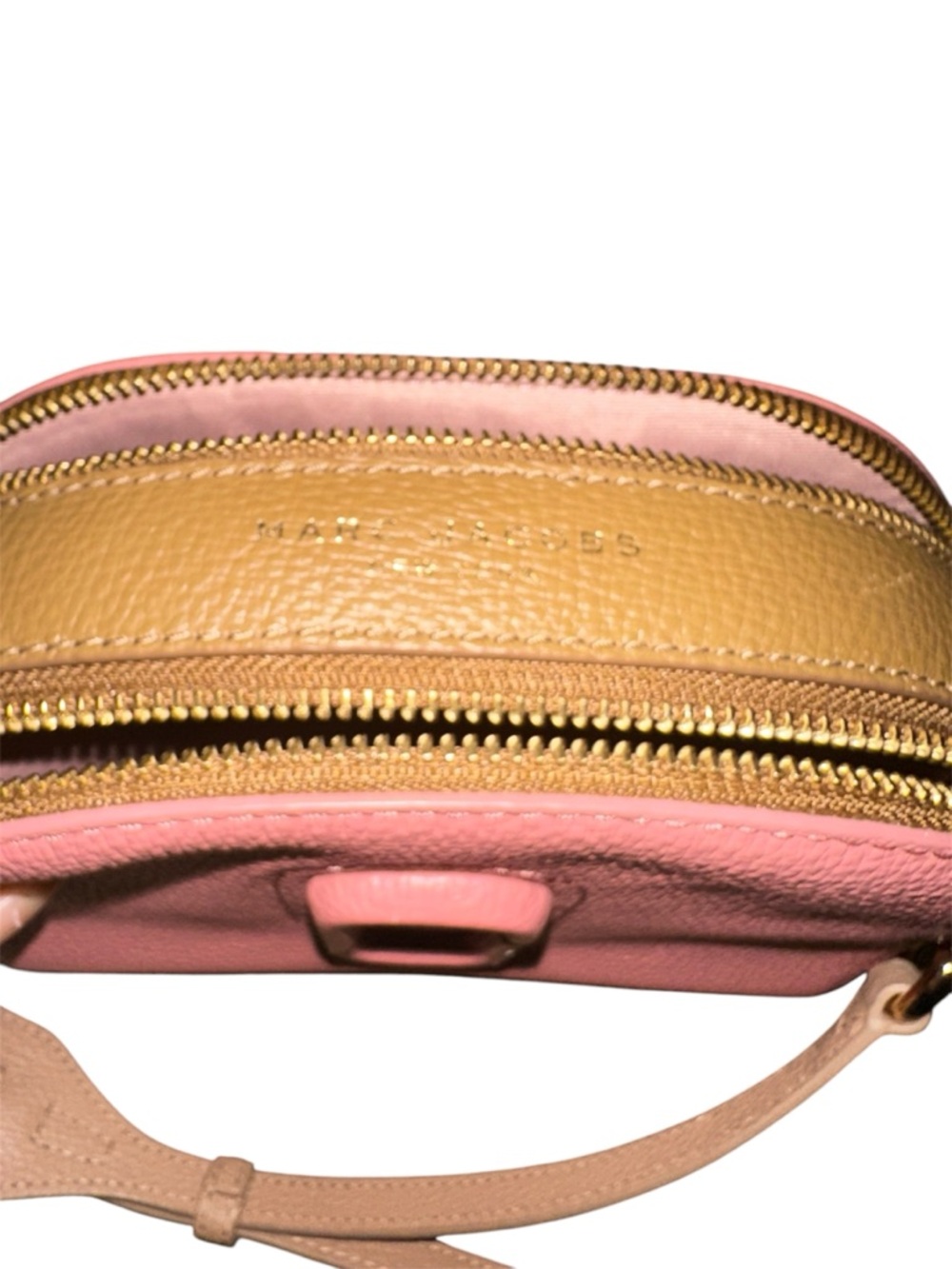 Marc Jacobs Coral Pink Leather Crossbody with Tan Strap - Picture 4 of 7